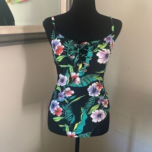 Old navy floral one piece bathing suit size M preloved ♥️
